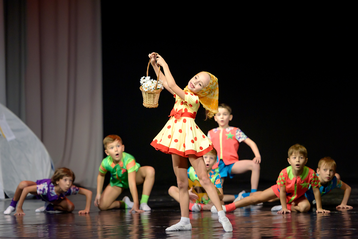 Заряженные на успех! Эстрадный балет «Экситон» покорил жюри на очном этапе Премии «Весна священная» в Нижнем Новгороде.